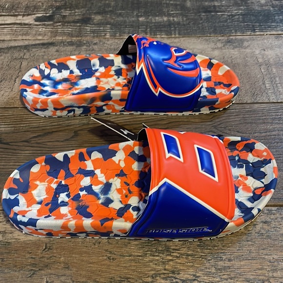Hype Co. Boise State slides. NWT. Men’s size 9. Women’s size 11. W/ Nike Scarf. - Picture 8 of 10
